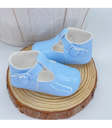 Zapato Pepito Charol Azul  Ceremonia  Zapato Pepito de charol en tono Azul bebé de Cuquito.
