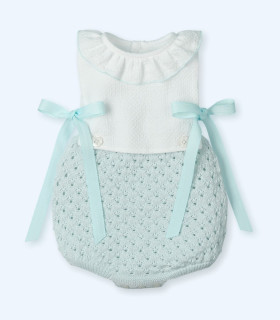 Pelele Bebé Tejido Relieve y Punto Mykonos  Inicio  Pelele para bebé de Mac Ilusión en tono