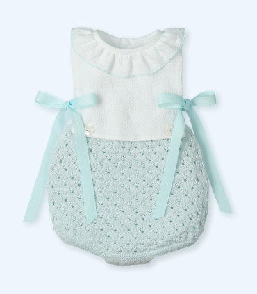 Pelele Bebé Tejido Relieve y Punto Mykonos  Inicio  Pelele para bebé de Mac Ilusión en tono